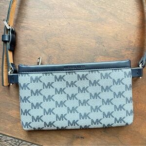 Michael Kors Signature Genuine Leather Fanny Pack Belt Bag Navy Blue